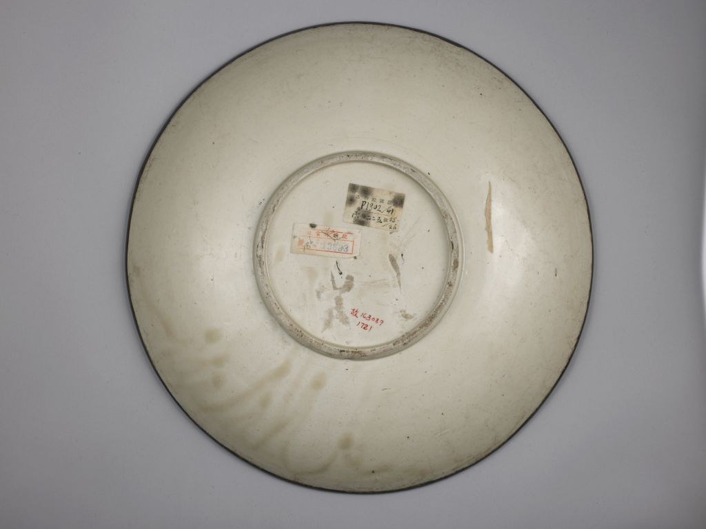 图片[3]-Dingyao white glaze printing peacock peony plate-China Archive